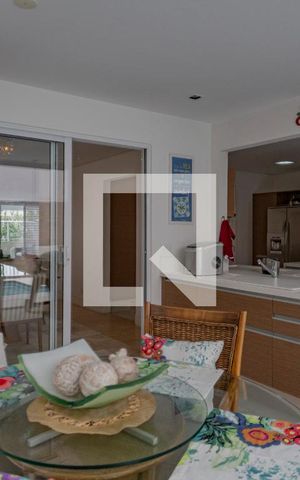 Casa à venda com 400m², 4 quartos e 4 vagas Casa à venda com 400m², 4 quartos e 4 vagasEspaço Gourmet