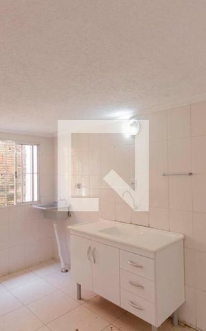 Casa para alugar com 45m², 1 quarto e sem vaga Casa para alugar com 45m², 1 quarto e sem vagaCozinha e Área de Serviço