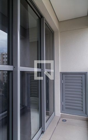 Studio para alugar com 28m², 1 quarto e sem vaga Studio para alugar com 28m², 1 quarto e sem vagaVaranda