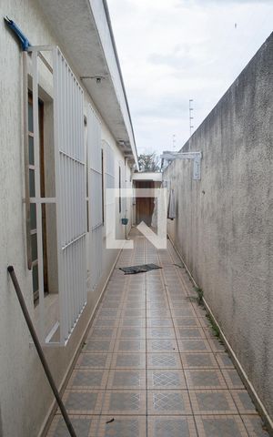Casa à venda com 150m², 3 quartos e 3 vagas Casa à venda com 150m², 3 quartos e 3 vagascorredor