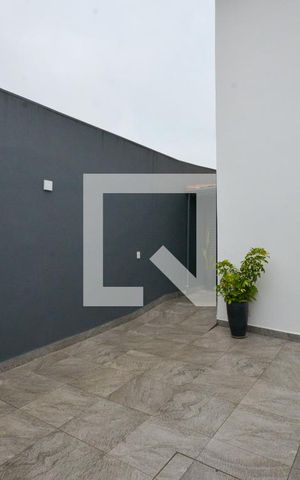 Casa à venda com 150m², 3 quartos e 2 vagas Casa à venda com 150m², 3 quartos e 2 vagasGaragem