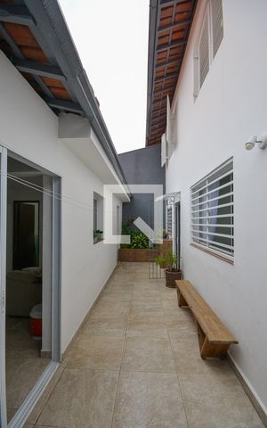Casa à venda com 150m², 3 quartos e 2 vagas Casa à venda com 150m², 3 quartos e 2 vagasQuintal