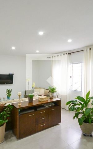 Casa à venda com 150m², 3 quartos e 2 vagas Casa à venda com 150m², 3 quartos e 2 vagasSala