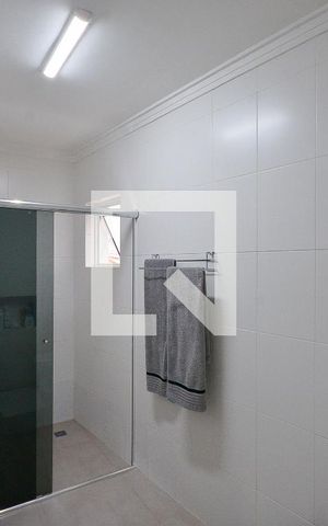 Casa à venda com 150m², 3 quartos e 2 vagas Casa à venda com 150m², 3 quartos e 2 vagasBanheiro Social