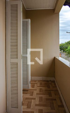 Casa à venda com 298m², 4 quartos e 3 vagas Casa à venda com 298m², 4 quartos e 3 vagasvaranda