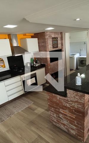 Casa à venda com 225m², 3 quartos e 6 vagas Casa à venda com 225m², 3 quartos e 6 vagasCozinha