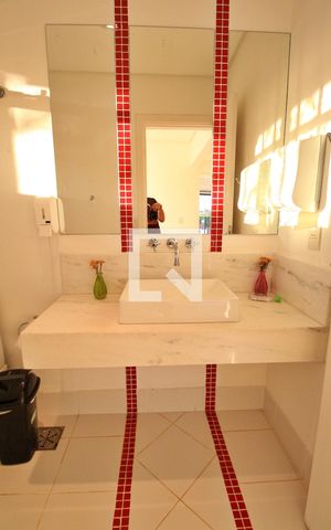 Casa à venda com 788m², 9 quartos e 10 vagasBanheiro Social
