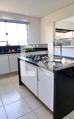 Casa à venda com 788m², 9 quartos e 10 vagasCozinha