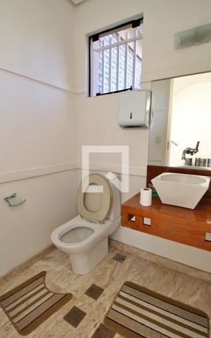 Casa à venda com 788m², 9 quartos e 10 vagasLavabo