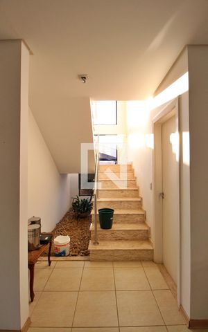 Casa à venda com 788m², 9 quartos e 10 vagasEscada