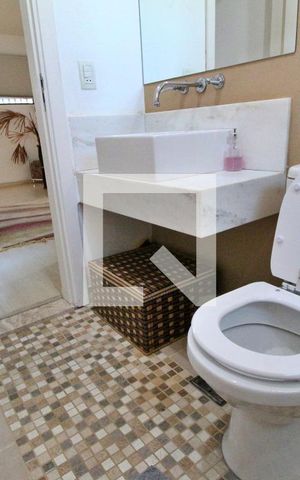 Casa à venda com 788m², 9 quartos e 10 vagasBanheiro do Quarto 8 (Suíte)