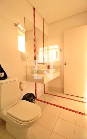 Casa à venda com 788m², 9 quartos e 10 vagasBanheiro Social
