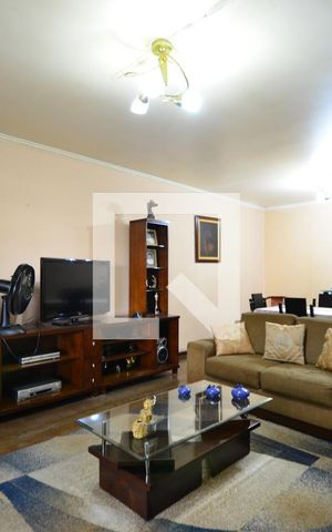 Casa à venda com 300m², 3 quartos e 8 vagasSala