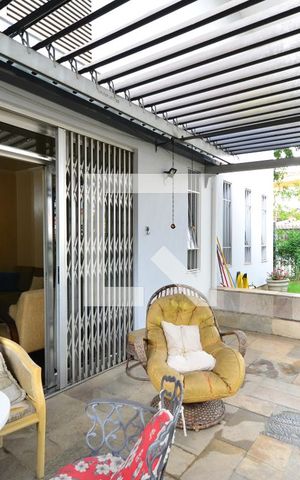 Casa à venda com 300m², 3 quartos e 8 vagasVaranda da casa