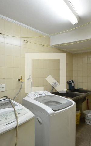 Casa à venda com 300m², 3 quartos e 8 vagasÁrea de Serviço