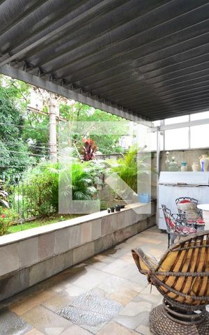 Casa à venda com 300m², 3 quartos e 8 vagasVaranda da casa