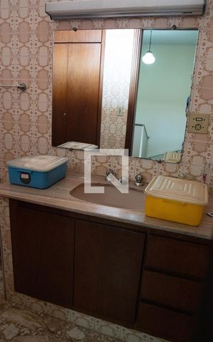 Casa à venda com 270m², 4 quartos e 4 vagasBanheiro