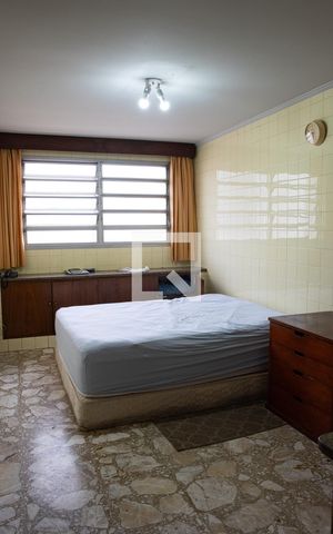 Casa à venda com 270m², 4 quartos e 4 vagas Quarto adaptado