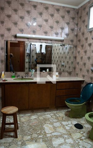 Casa à venda com 270m², 4 quartos e 4 vagasBanheiro do Quarto 3
