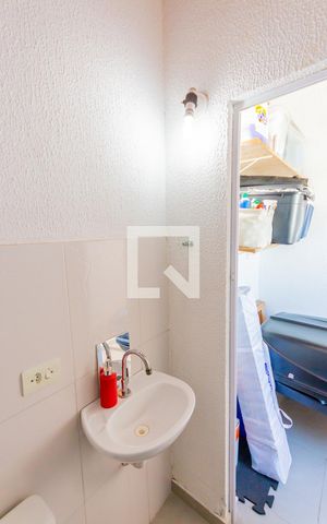 Apartamento à venda com 145m², 3 quartos e 2 vagas Apartamento à venda com 145m², 3 quartos e 2 vagasBanheiro de Serviço