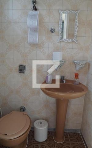 Casa à venda com 138m², 3 quartos e 2 vagasBanheiro de Serviço