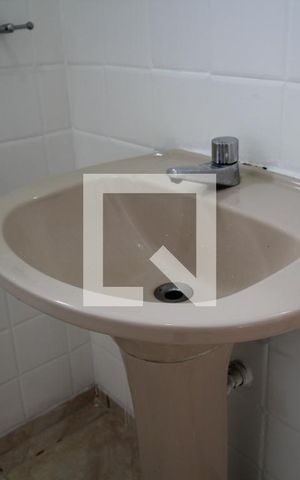 Apartamento à venda com 73m², 2 quartos e sem vagaBanheiro