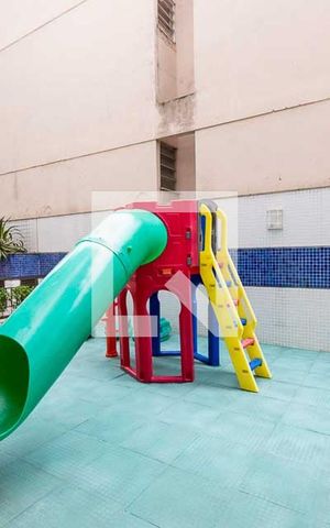 Apartamento à venda com 420m², 4 quartos e 6 vagasÁrea Comum - Playground