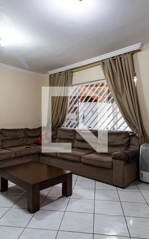 Casa à venda com 150m², 3 quartos e 2 vagas1o. Andar - Sala
