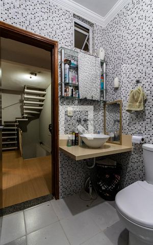 Casa à venda com 150m², 3 quartos e 2 vagas2o. Andar - Banheiro social