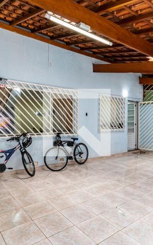 Casa à venda com 150m², 3 quartos e 2 vagas1o. Andar - Churrasqueira e Garagem