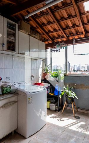 Casa à venda com 150m², 3 quartos e 2 vagas3o. Andar - Área de serviço