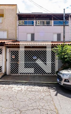 Casa à venda com 150m², 3 quartos e 2 vagasFachada