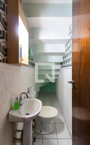 Casa à venda com 150m², 3 quartos e 2 vagas1o. Andar - Lavabo