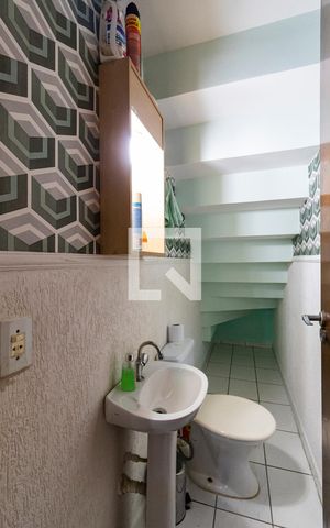 Casa à venda com 150m², 3 quartos e 2 vagas1o. Andar - Lavabo