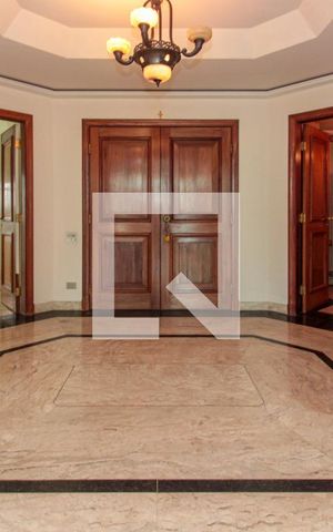 Apartamento à venda com 390m², 4 quartos e 5 vagas Apartamento à venda com 390m², 4 quartos e 5 vagasHall interno