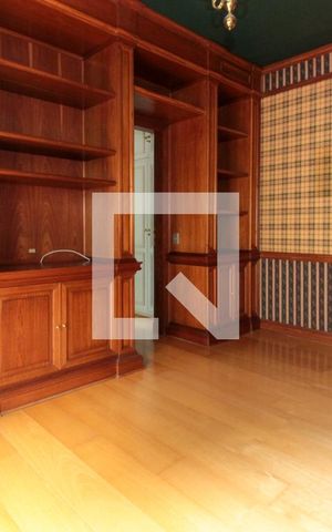 Apartamento à venda com 390m², 4 quartos e 5 vagas Apartamento à venda com 390m², 4 quartos e 5 vagasSuíte 1