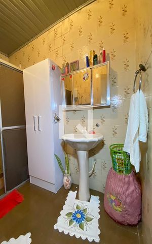 Casa à venda com 110m², 3 quartos e 2 vagasBanheiro
