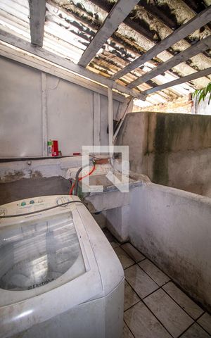 Casa à venda com 250m², 2 quartos e 1 vagaÁrea de Serviço
