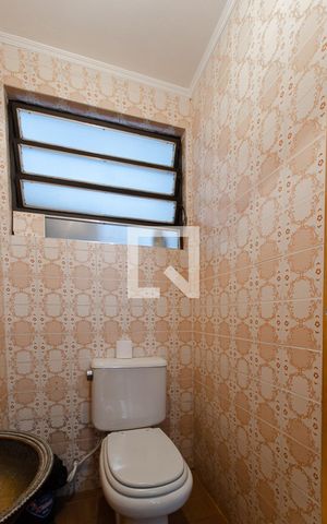 Casa à venda com 248m², 4 quartos e 4 vagas Casa à venda com 248m², 4 quartos e 4 vagasLavabo