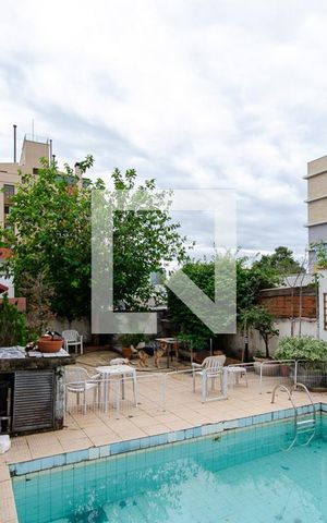 Casa à venda com 248m², 4 quartos e 4 vagas Casa à venda com 248m², 4 quartos e 4 vagasPiscina