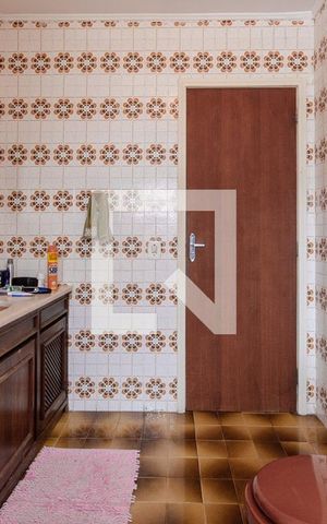 Casa à venda com 248m², 4 quartos e 4 vagas Casa à venda com 248m², 4 quartos e 4 vagasBanheiro