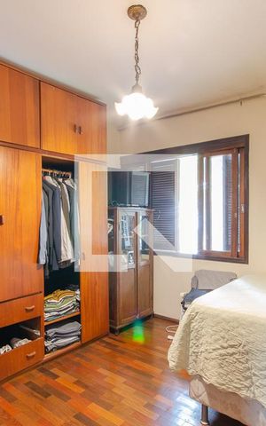 Casa à venda com 248m², 4 quartos e 4 vagas Casa à venda com 248m², 4 quartos e 4 vagasQuarto 2