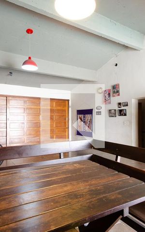 Casa à venda com 248m², 4 quartos e 4 vagas Casa à venda com 248m², 4 quartos e 4 vagasSalão de Festas