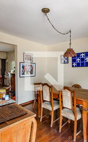 Casa à venda com 248m², 4 quartos e 4 vagas Casa à venda com 248m², 4 quartos e 4 vagasSala de Jantar