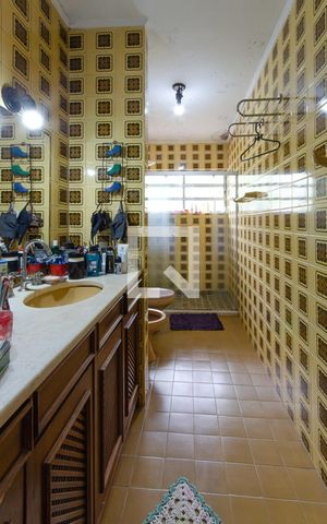 Casa à venda com 248m², 4 quartos e 4 vagas Casa à venda com 248m², 4 quartos e 4 vagasBanheiro da Suíte 4
