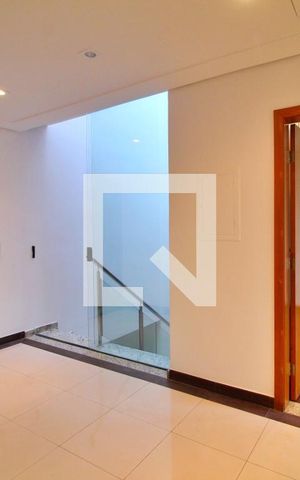 Casa à venda com 400m², 4 quartos e 4 vagasCorredor