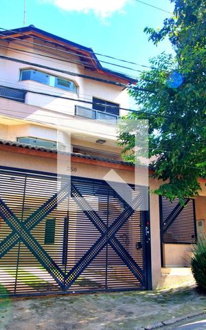 Casa à venda com 400m², 4 quartos e 4 vagasFachada