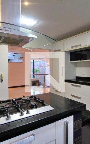 Casa à venda com 400m², 4 quartos e 4 vagasCozinha