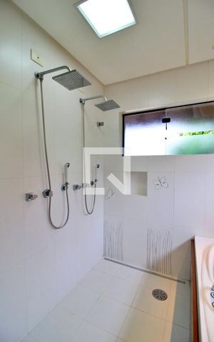 Casa à venda com 400m², 4 quartos e 4 vagasBanheiro da Suíte