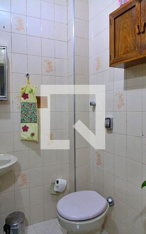 Apartamento para alugar com 66m², 2 quartos e sem vagaBanheiro